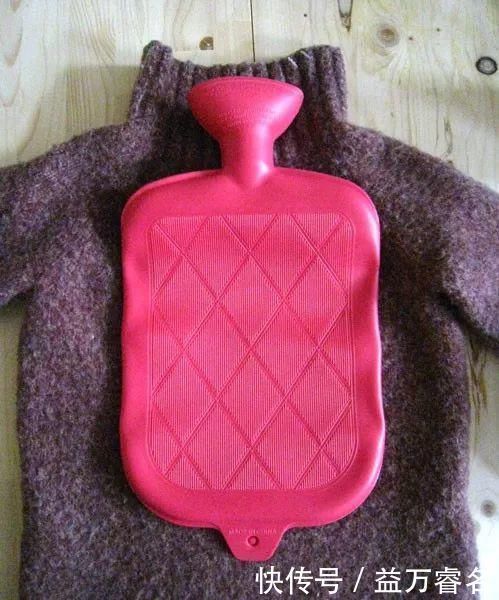 热水袋买十元的就够，因为你家有旧衣服啊