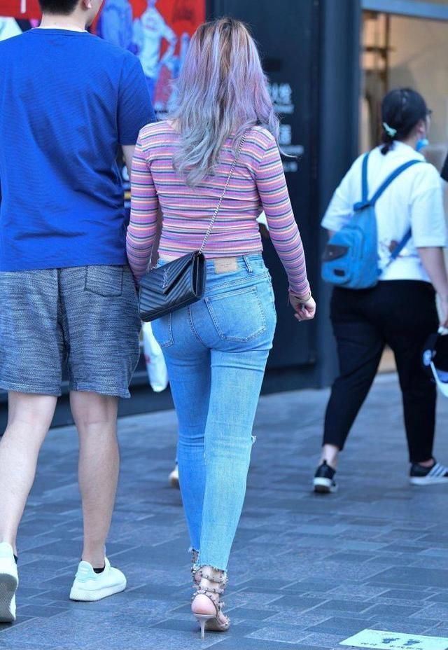 时尚 美丽的她个性足,彩虹般的魅力够时尚,真精致