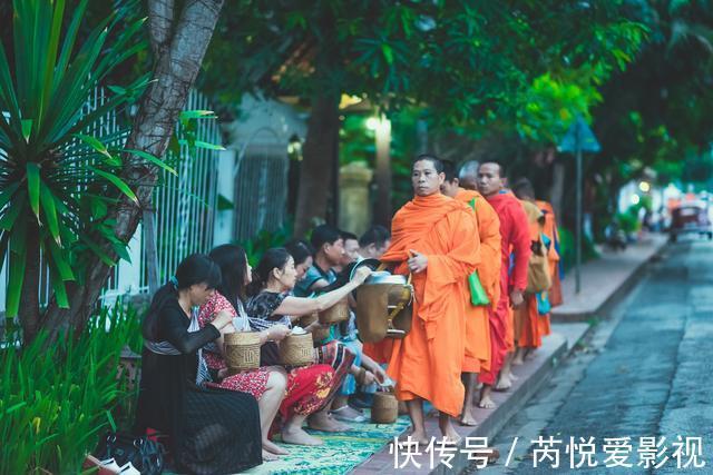 人文景观|老挝最温情的一道人文景观，持续千年，游客为此专门早起