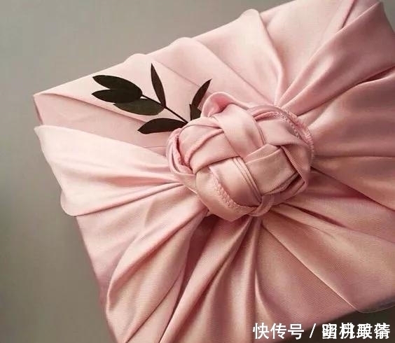 一块布打两个结,变身大容量高颜值收纳包,几十种折法好强大