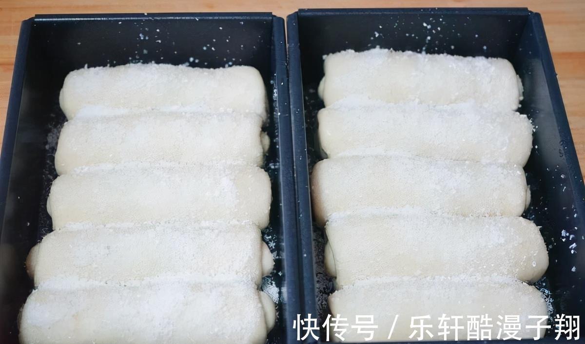 自己在家也可以做出带馅的抹茶吐司，松软香甜，层次分明