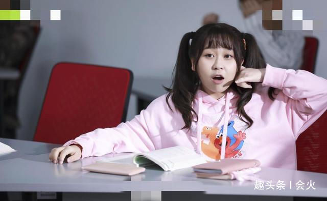 成員|火箭少女成員疑被公司雪藏,自稱喘不過氣,無背景回家擺攤賣炸串