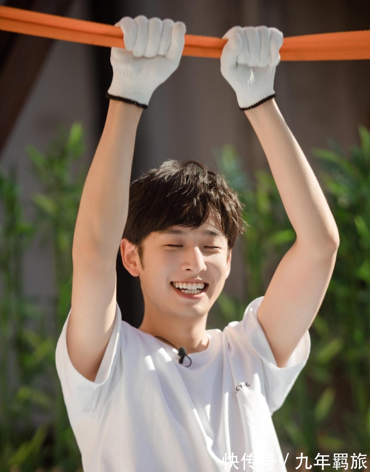 爆款|加盟多档爆款综艺，大型活动展现神级救场：齐思钧是何来头？