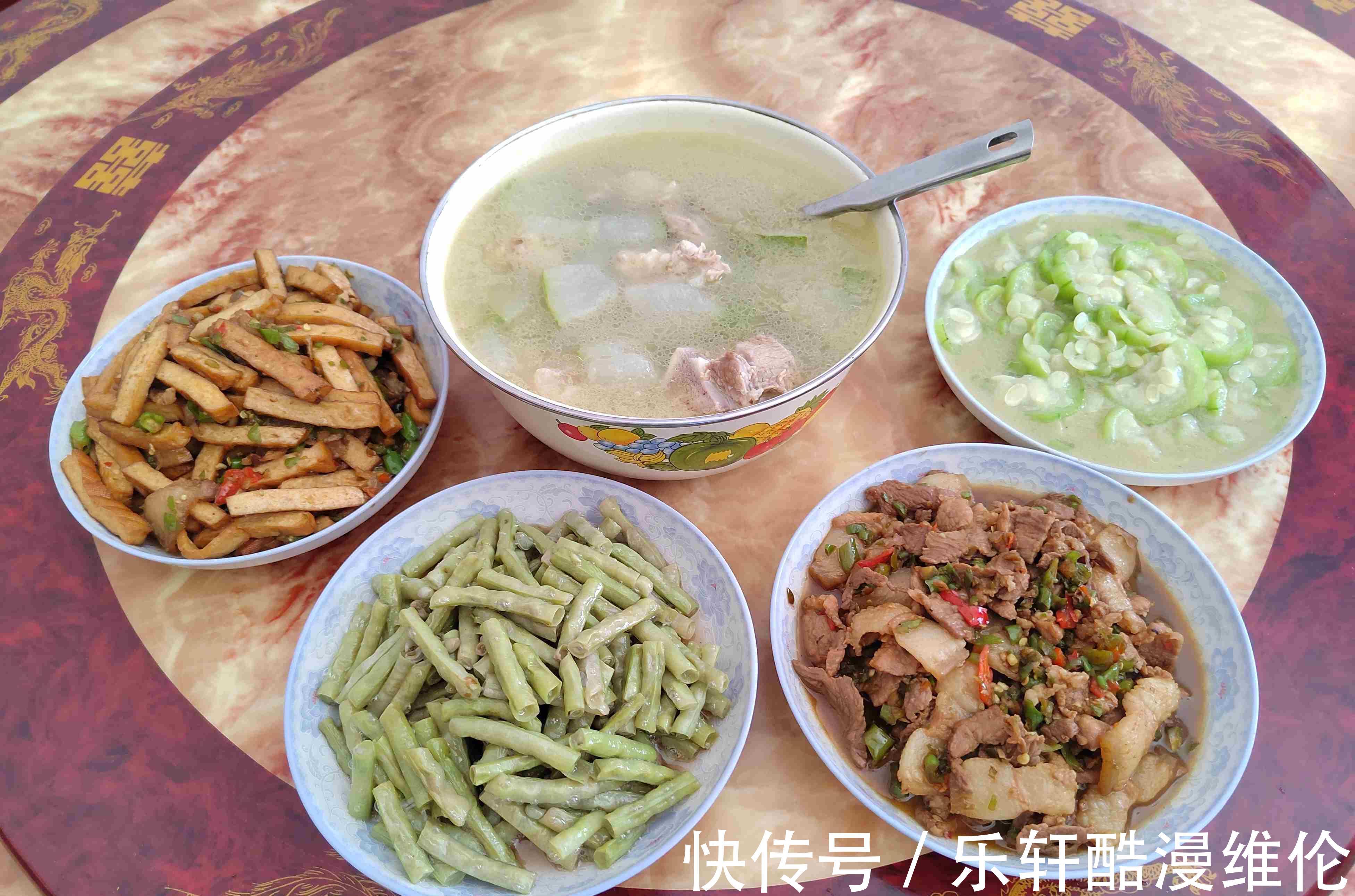 江西媳妇花2小时做午餐，只为让家人吃好，晒朋友圈，却被群嘲