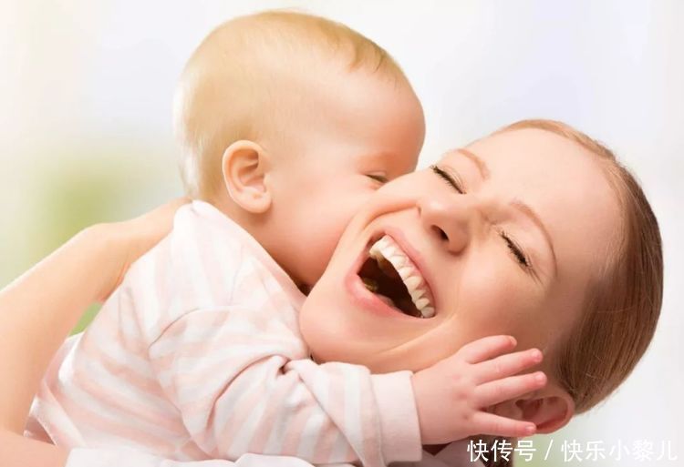 理解|宝宝的4种行为让妈妈很“苦恼”,背后却满含爱意,妈妈却不理解