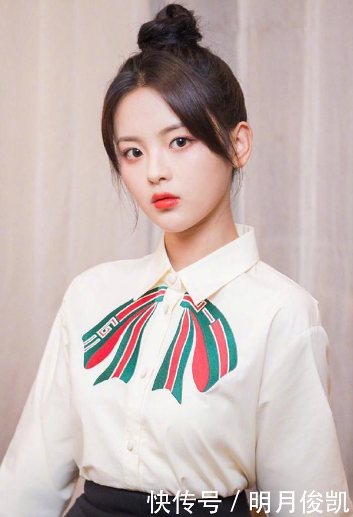 放弃|女人过了30就放弃中分吧!试试这4种“刘海”发型,更减龄显脸小