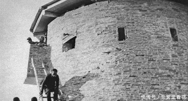 日本|日本人躲在炮楼中, 我军久攻不下, 百姓路过时说 这还不简单