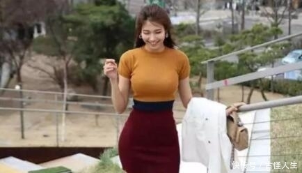 展现|街拍美女:清纯漂亮的紧身打底裤小姐姐,展现高雅淑女范!