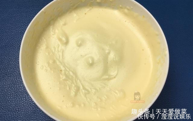 孩子们|两个鸡蛋,一杯玉米粉,教你做香甜松软玉米饼,孩子们抢着吃