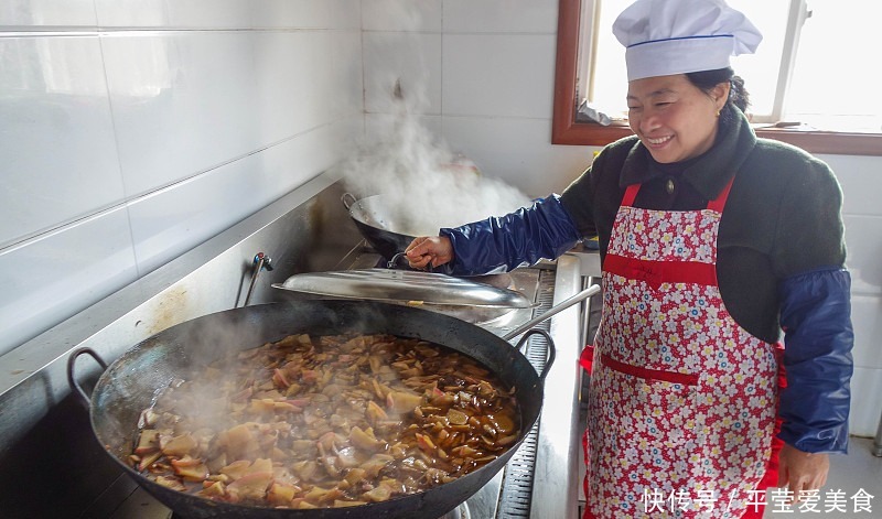 60岁大姐甘油三酯9.8，祸首是这个4种食物，医生：相当于喝一桶油