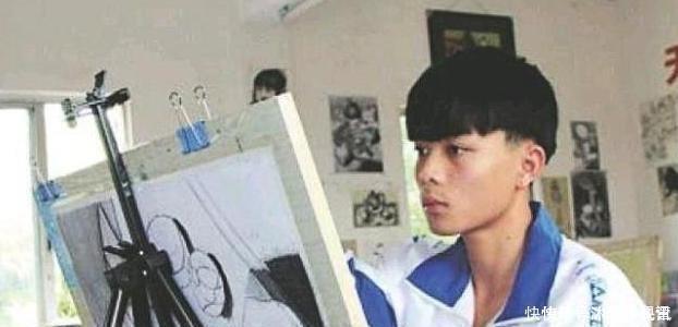 喊话|18岁男孩用圆珠笔画画走红网络,被央美拒绝,网友喊话冷军收徒弟