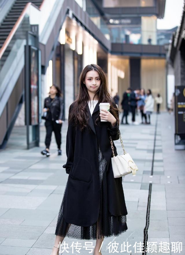 牛仔|蓝色牛仔衣搭配高腰牛仔短裤,青春靓丽,甜美可爱