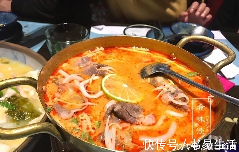 老公|周末邻居请下馆子,摆满一桌,全是特色菜,老公:点菜有水平!