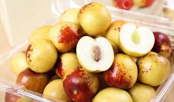 毛豆|女性过了35岁,常吃以下4种食物,能排毒减脂,补水嫩肤