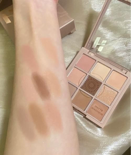 过年怎么能没有一盘趁手的眼影！性价比高颜色也好看，学生党必备