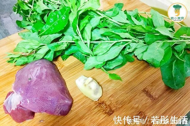 压力|压力大常失眠，隔三差五用此叶滚汤喝，养心安神，一觉睡到天亮