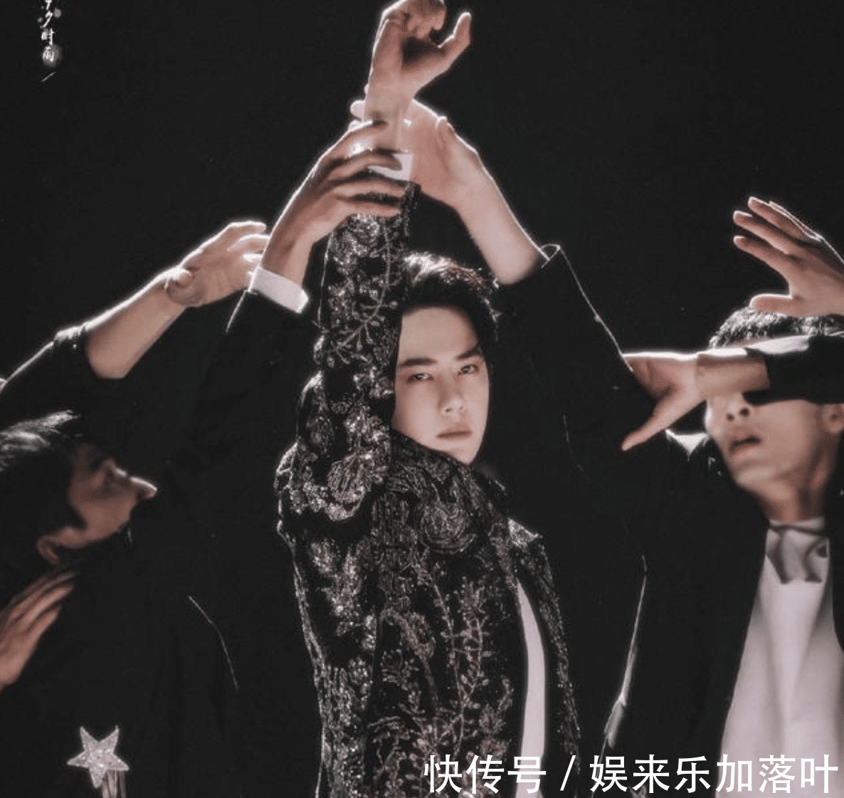 王一博跨年表演实力在线,却敌不过“脸肿”差评,更有粉丝脱粉