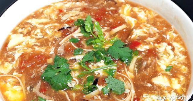 下锅|天冷煮1锅“酸辣汤”来取暖,下锅前多加这1步,鲜香酸爽又暖身