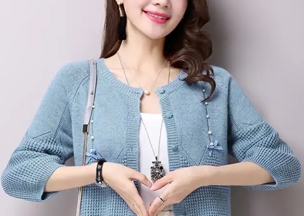 春风拂面,正是穿“开衫”的好季节,件件美若天仙,贼显嫩迷人