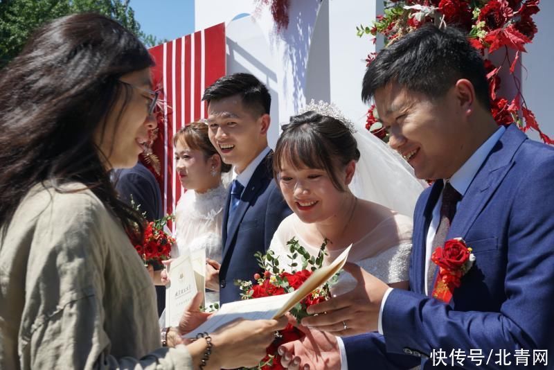新人|北理工为16对研究生毕业生举办集体婚礼