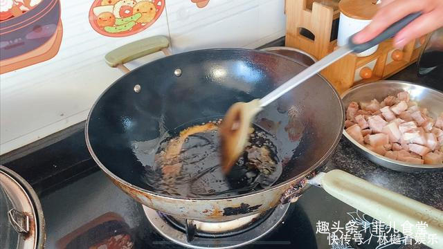  大厨|做红烧肉时，有人先焯水，有人直接炒，都错了，教你大厨做法，香