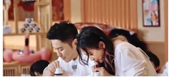 周洁琼|为何杨颖喝可乐时导演拉远镜头？放大十倍看清嘴部，真相一目了然