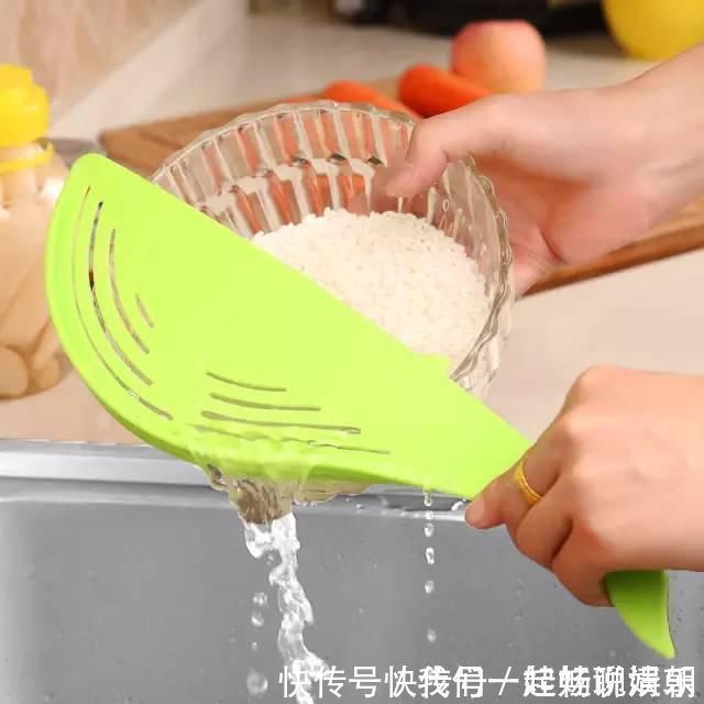 把这些东西倒进花盆里,家里的花都长疯了!