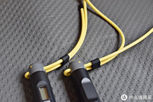 极致灰|这些年给孩子买的东西 篇十八：极致灰和亮丽黄的最美配色，咕咚智能跳绳Lite