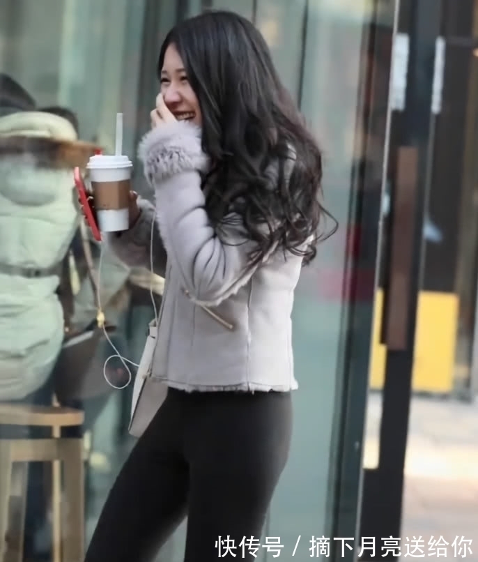 皮裤 皮草外套,再加上这快要撑破的皮裤,腿粗很任性!