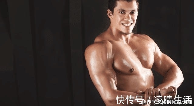 饮食|男人有8块腹肌，若长时间不健身饮食不注意，3个月后有什么变化