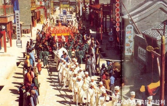 棺木|秦可卿盛大的葬礼，给贾府埋下三宗罪，宗宗足够抄家