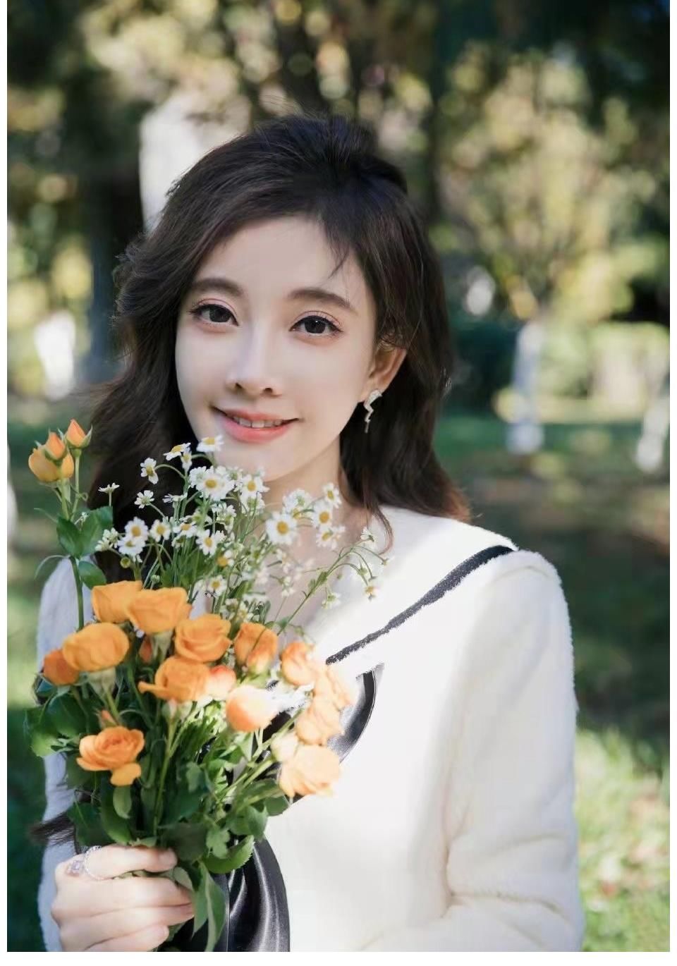 馮提莫跨年晚會(huì)地點(diǎn)公開？B站晚會(huì)名單已經(jīng)公布，粉絲稱準(zhǔn)備點(diǎn)歌