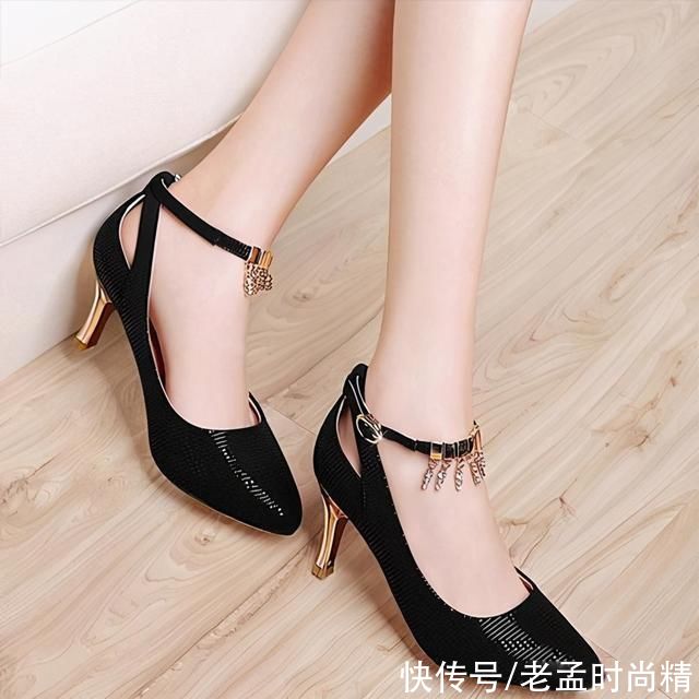 高跟鞋|美腿搭配高跟鞋，才是最完美的邂逅