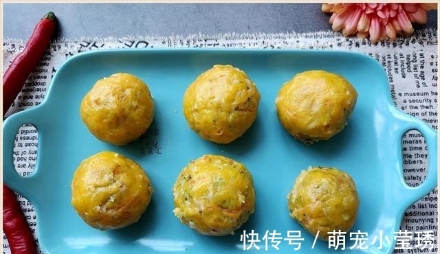 菜团子|家有面粉一定要学会这吃法,营养高热量低,10分钟就上桌,特简单