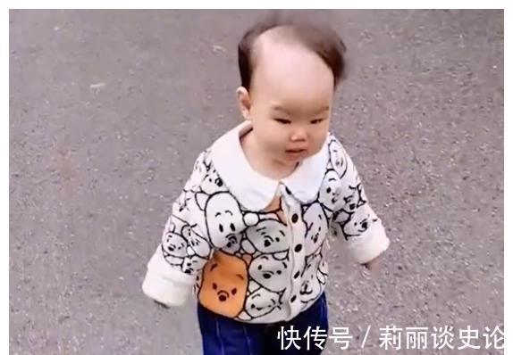 妈妈|湖北一妈妈带娃大风天出门,宝宝发际线太抢眼,网友:挺“秃”然