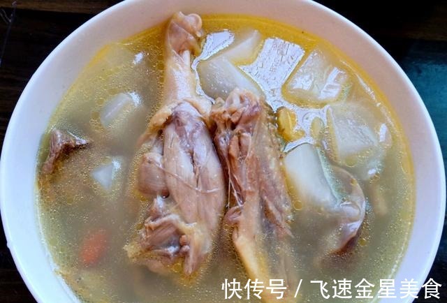 白萝卜|不管有钱没钱,多给家人喝这汤,营养鲜美又滋补,越喝越舒坦!