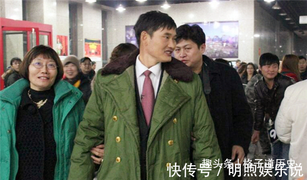 农民$朱之文的“丑书”又涨价了?专家表示:这是出来祸害书法市场