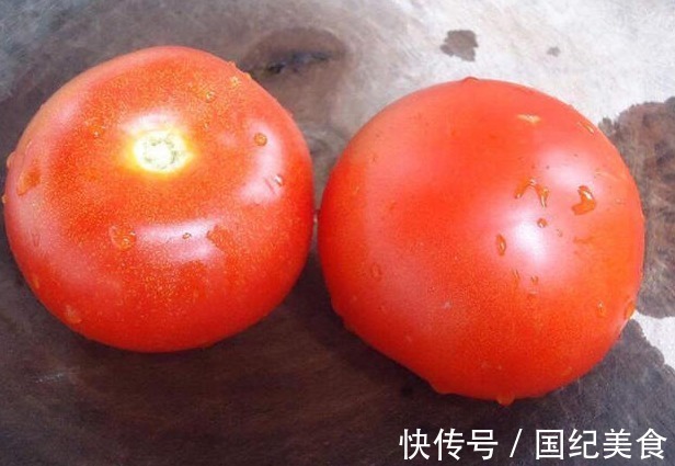 西红柿去皮最忌用开水烫，教你2个小妙招，快速去皮营养不流失！