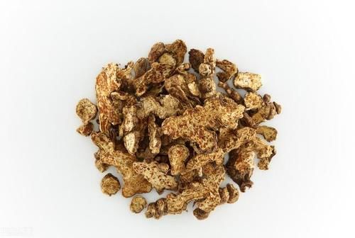 肝藏血|更年期失眠、睡不著覺？推薦三種中藥泡水喝，可補元氣、調脾胃