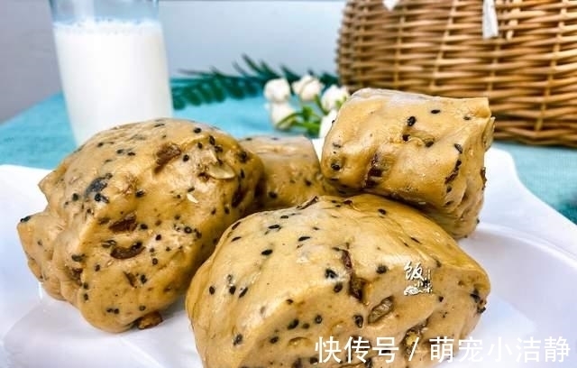 家里有面粉,试试这样做,比包子简单,好吃又健康,当早餐更营养