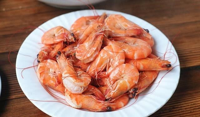 周末,给家人做一桌大餐,儿子乐坏了,老公却气鼓鼓,郁闷