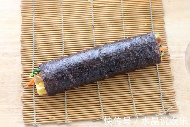 汤匙|在家就能做的韩式料理，饭和菜卷一起，营养丰富又美味，老少皆宜