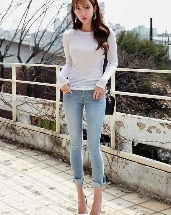 小仙女|街拍:阳光下灵动的长发小姐姐,犹如小仙女缓缓而来