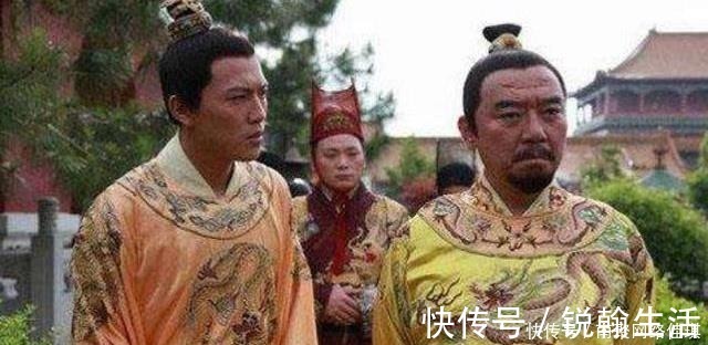 大臣|皇帝上联“老子天下第一”,大臣出的下联堪称绝妙,皇帝:斩了!