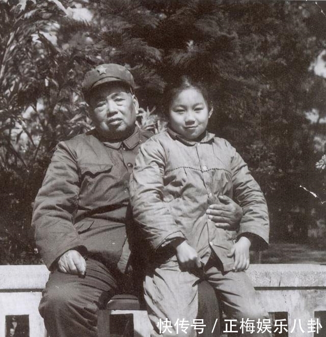 许光|女儿向人透露自己父亲是上将许世友,许世友知道后提着枪上街找人