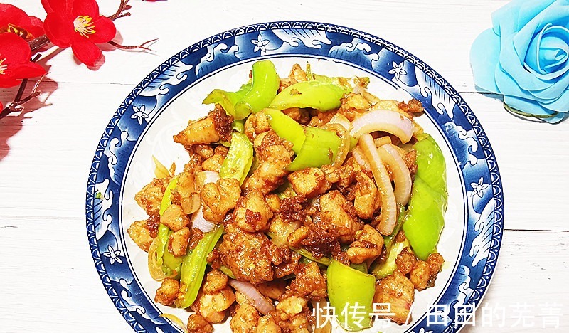 鲜香|夏季多给孩子吃鸡胸肉，低脂高蛋白，上锅一炒，鲜香滑嫩营养高！