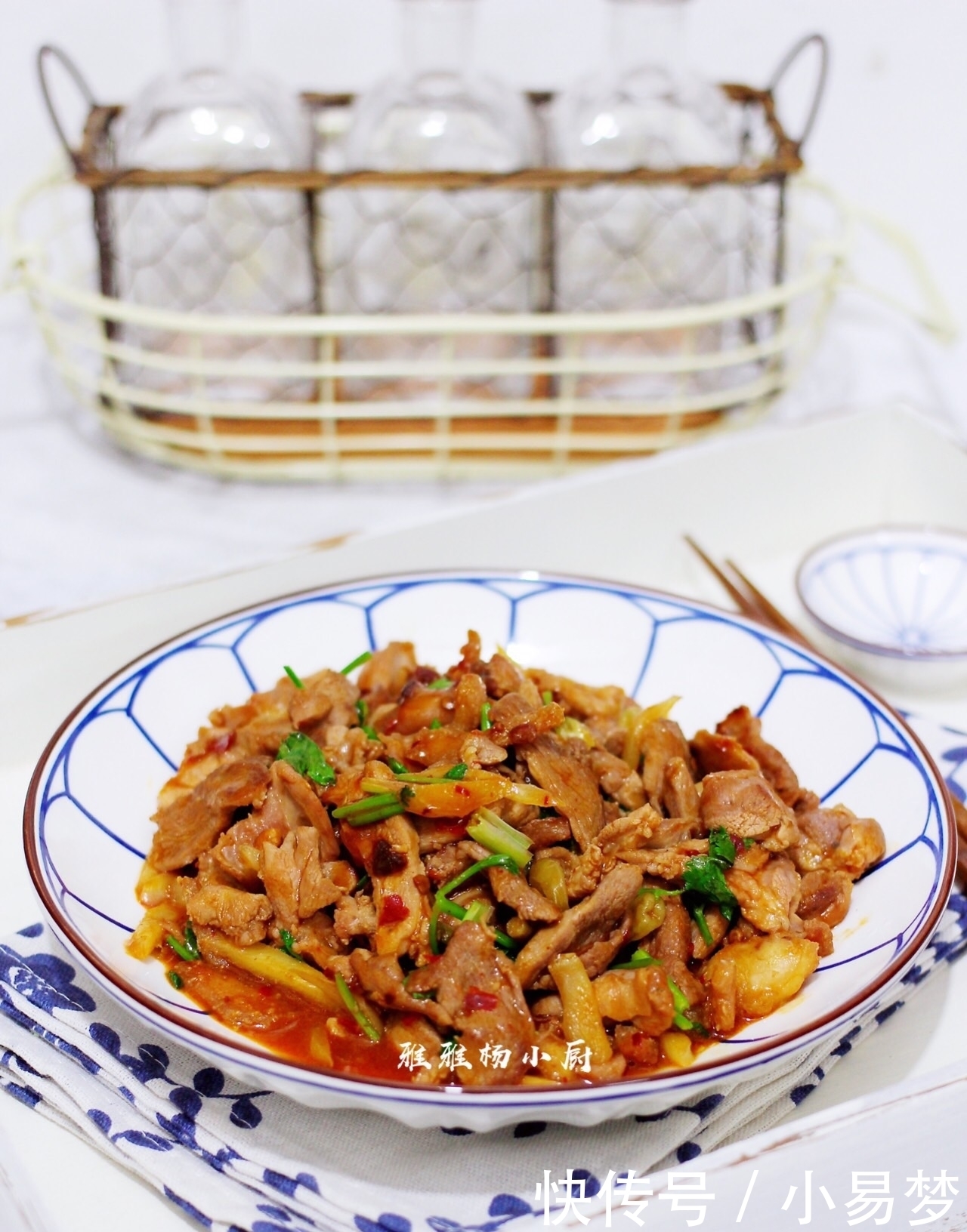 鸭肉和此是绝配,简单爆炒,香嫩开胃,润而不燥,下酒又下饭