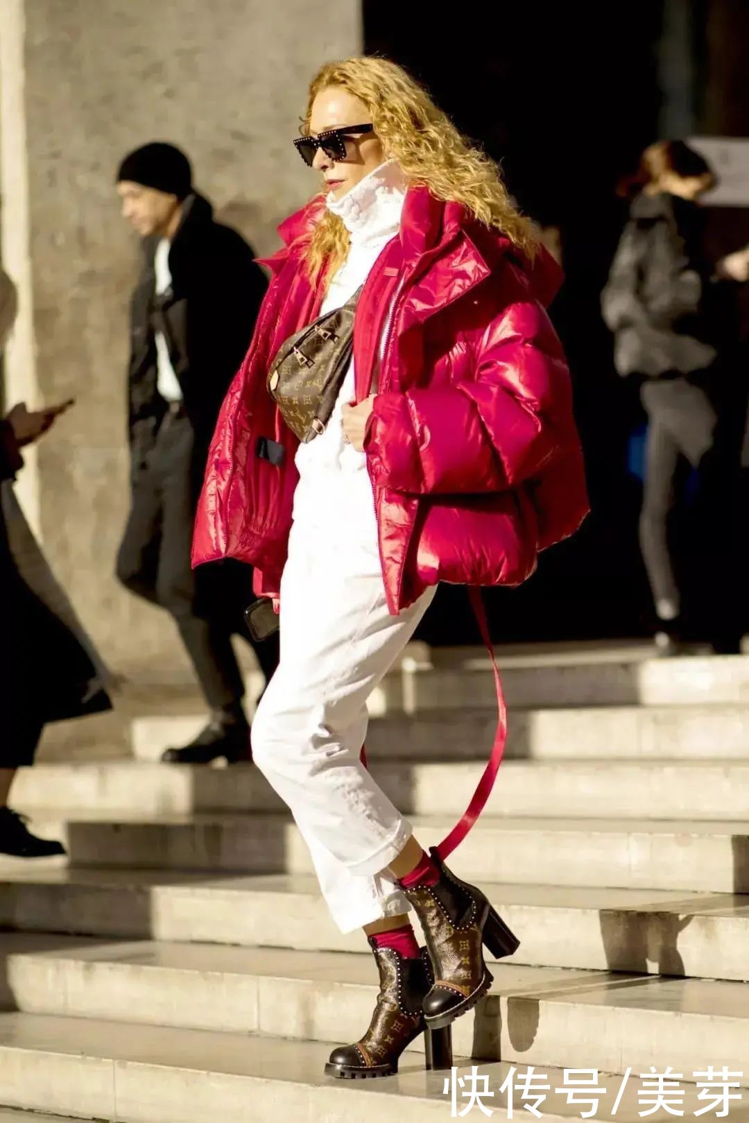 大衣里面穿什么？这4款绝美内搭，让你时髦一整个冬天