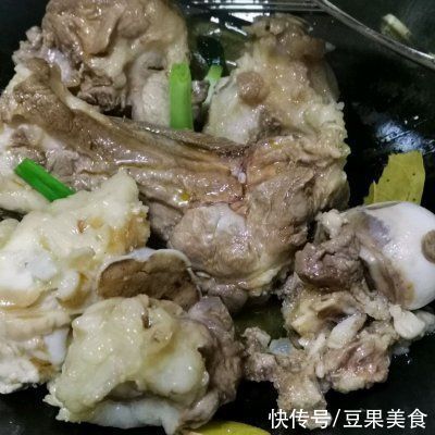这道我最拿手的酱大骨，好吃到停不下筷子