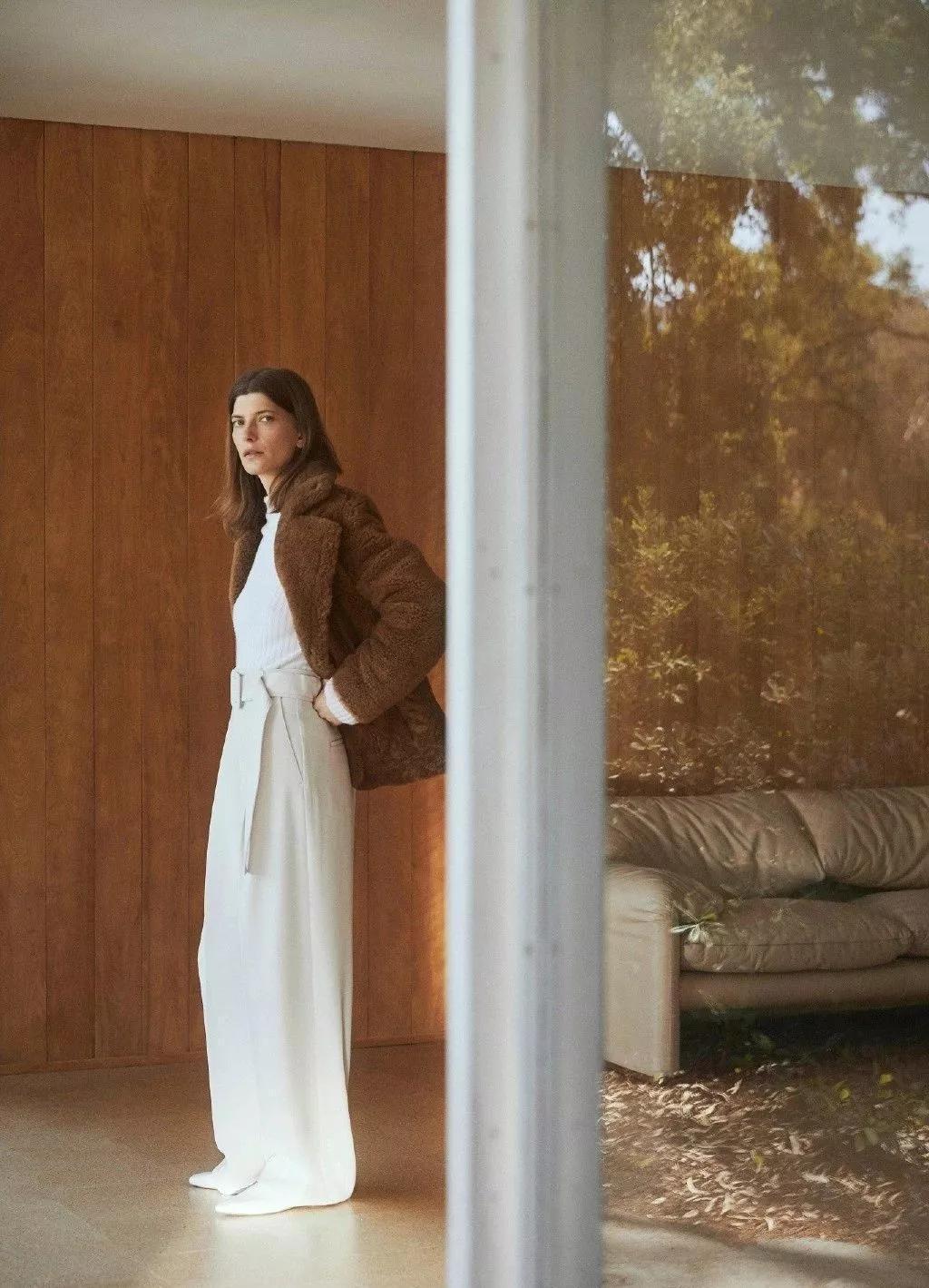 2021时尚秀场:开年时髦穿搭套路:“上短下长”,今天开始流行?